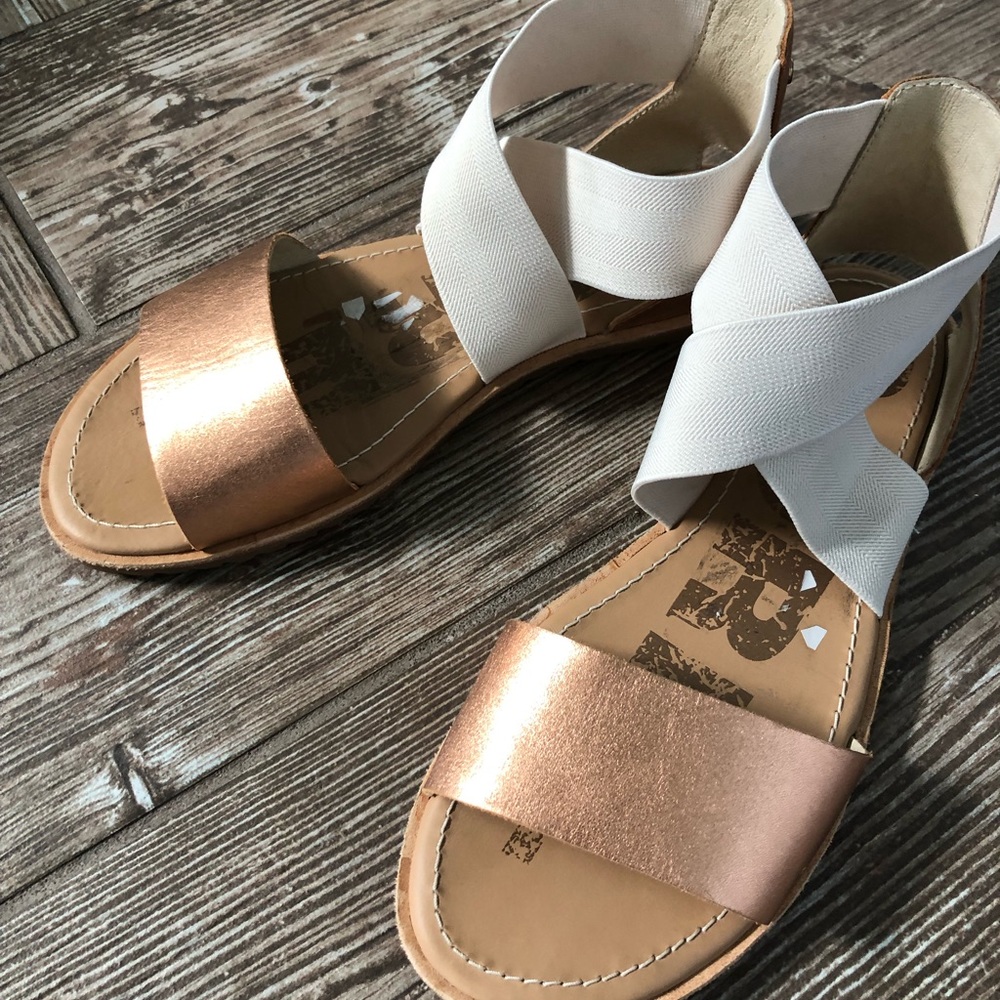 Nearly new Sorel sandals, size 6.5!